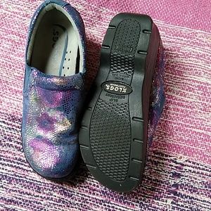 Klogs footwear size 8 leather upper